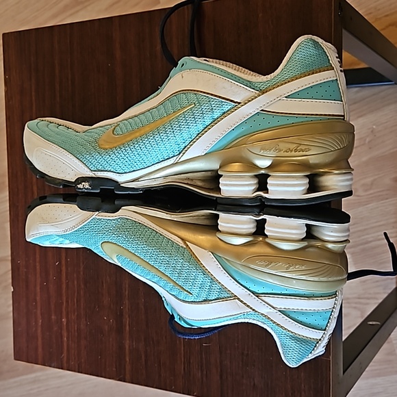 Nike Shox - Picture 4 of 5